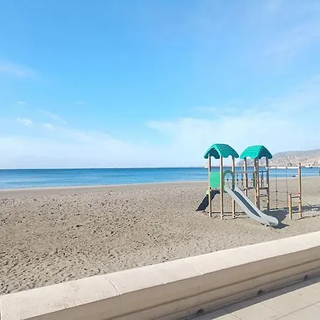 A 70m De La Playa Apartment *