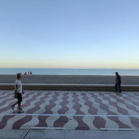 A 70m De La Playa